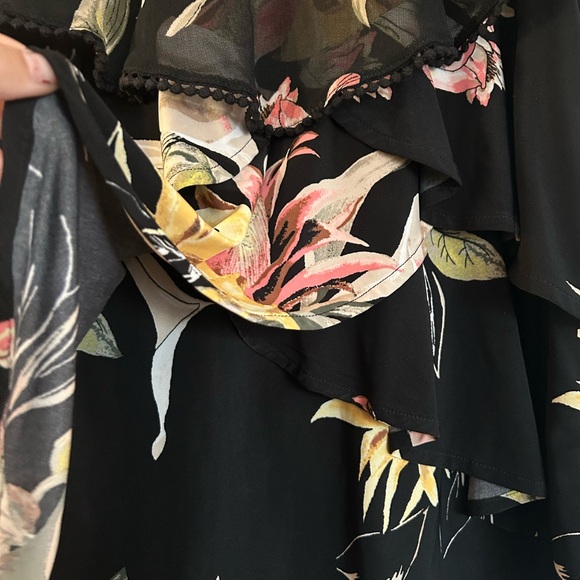 White House Black Market Black Floral Camisole - Picture 6 of 8